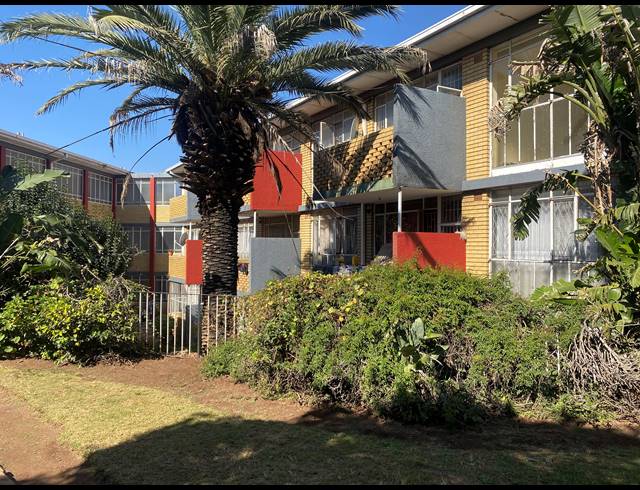 2 BEDROOM TOWNHOUSE FOR SALE IN LORENTZVILLE